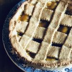 crostata integrale con marmellata di albicocche