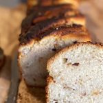 Babka con ricotta, frutta secca e rum