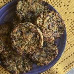 burger vegani di carciofi e cipolla